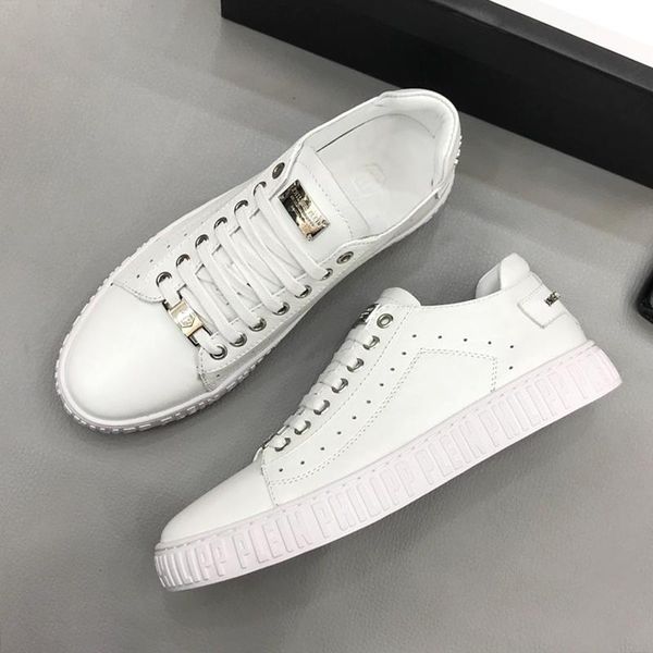 luxury men 's shoes sports fashion new arrival casual lace -up low shoes black and white with origin box fast delivery
luxury men 's shoes sports fashion new arrival casual lace -up low shoes black and white with origin box fast delivery
