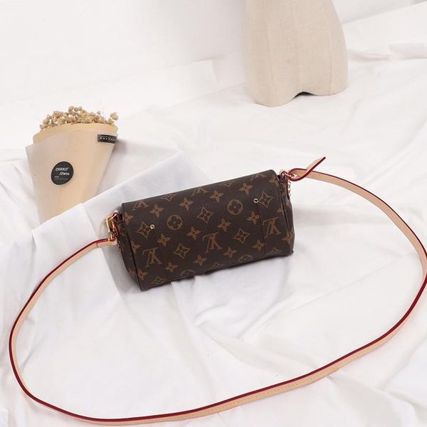 womens bags chain design luxury leather mini ladies bag crossbody small flap shoulder bags fashion classic messenger bag
womens bags chain design luxury leather mini ladies bag crossbody small flap shoulder bags fashion classic messenger bag