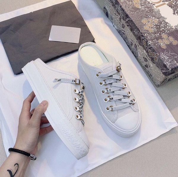 with box woman sneaker casual shoes trainers high qualit sports shoe size:35-41 012d1609, Black
with box woman sneaker casual shoes trainers high qualit sports shoe size:35-41 012d1609, Black