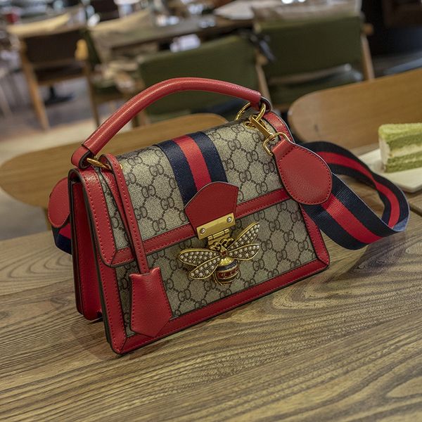 honey bee women's 2019 new printing hand fashion hand small square bag large capacity single shoulder slanting small square bag
honey bee women's 2019 new printing hand fashion hand small square bag large capacity single shoulder slanting small square bag