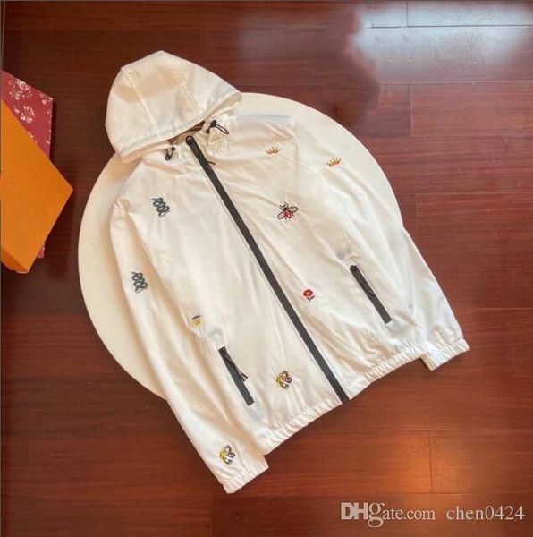 autumn/winter 2020 new brand men's wear leisure designer hooded luxury honeybee long sleeve light jacket size m-3xl, Black;brown
autumn/winter 2020 new brand men's wear leisure designer hooded luxury honeybee long sleeve light jacket size m-3xl, Black;brown