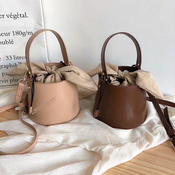 2020 new bucket bag women's designer handbag messenger bag pu leather waterproof women shoulder messenger
2020 new bucket bag women's designer handbag messenger bag pu leather waterproof women shoulder messenger