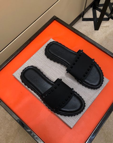 the latest rockstud brand in 2020, comfortable high-end shoes, copy fashion, fashion brand trend2222
the latest rockstud brand in 2020, comfortable high-end shoes, copy fashion, fashion brand trend2222