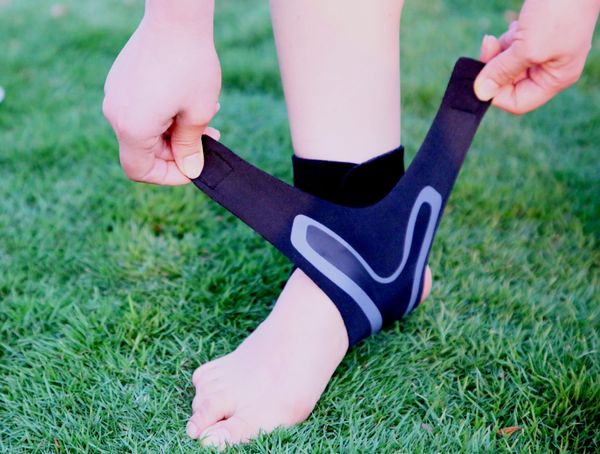 protector sports ankle strap foot bare basketball protectionprotection protection sprain ankle wrist outdoor basketball football, Blue;black
protector sports ankle strap foot bare basketball protectionprotection protection sprain ankle wrist outdoor basketball football, Blue;black