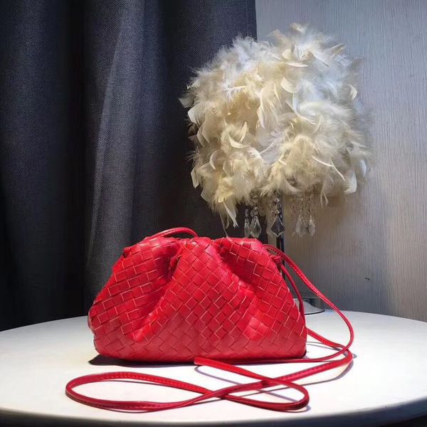 твердые цвета элегантные crossbody сумки для женщин 2020 ручной сплетенный ручной мешок вечера и кошельки леди плеча сумку
твердые цвета элегантные crossbody сумки для женщин 2020 ручной сплетенный ручной мешок вечера и кошельки леди плеча сумку