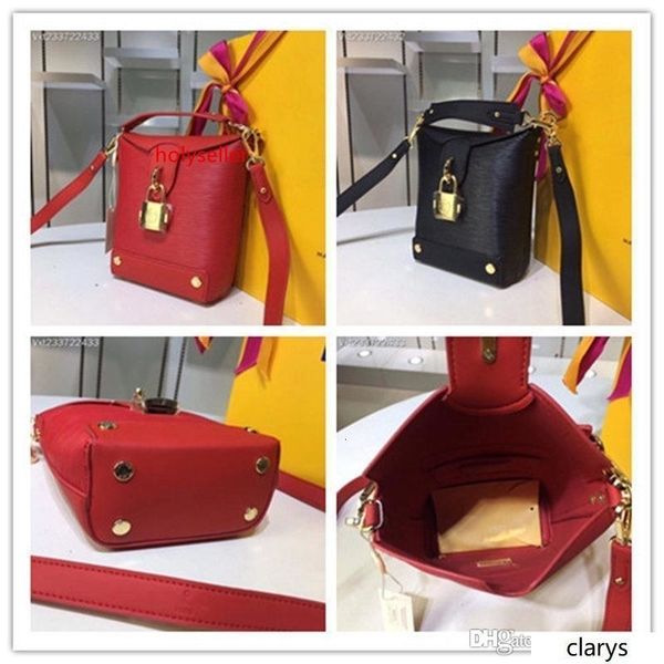 lovuitto monograms reverse leather cruise bento box m43518 shoulder hand bag size: 15*16*7cm
lovuitto monograms reverse leather cruise bento box m43518 shoulder hand bag size: 15*16*7cm
