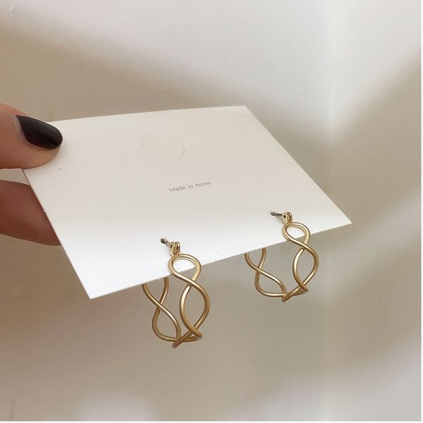 big round wave hoop earring for women matte gold silver color women gift fashion 2020 prevent allergy jewelry, Golden;silver
big round wave hoop earring for women matte gold silver color women gift fashion 2020 prevent allergy jewelry, Golden;silver