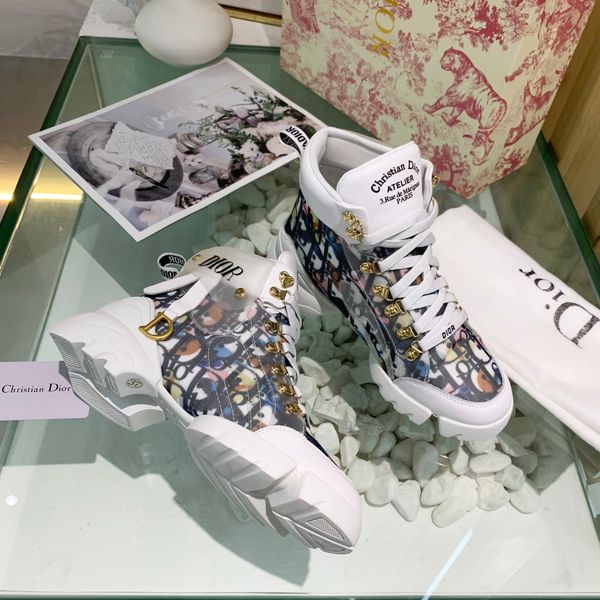r luxury casual women's shoes, fashionable and breathable d-connect leather lace-up casual sneakers, size 35-41 ,gg 
r luxury casual women's shoes, fashionable and breathable d-connect leather lace-up casual sneakers, size 35-41 ,gg