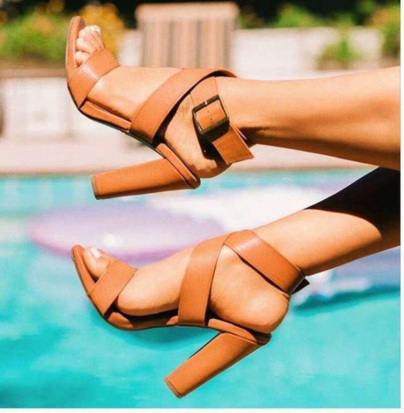 and the united states summer new cross button strap thick heel open toe high heels roman sandals women's 43 large, Black
and the united states summer new cross button strap thick heel open toe high heels roman sandals women's 43 large, Black