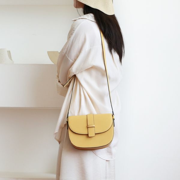 bags fashion wild retro literary flip saddle bag female simple leather shoulder messenger bag women's 2020 new ladies flap
bags fashion wild retro literary flip saddle bag female simple leather shoulder messenger bag women's 2020 new ladies flap