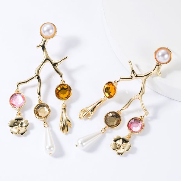 personalized creative tree-shaped alloy palm flower-inlaid resin diamond imitation pearl earring earrings niche earring, Golden
personalized creative tree-shaped alloy palm flower-inlaid resin diamond imitation pearl earring earrings niche earring, Golden