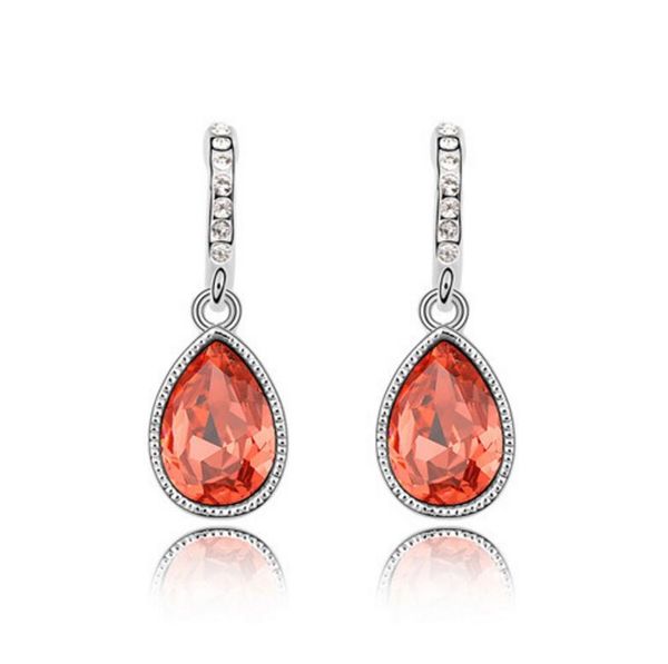 crystal teardrop ladies earrings made with crystal elements for wedding party luxury jewelry, Golden;silver
crystal teardrop ladies earrings made with crystal elements for wedding party luxury jewelry, Golden;silver