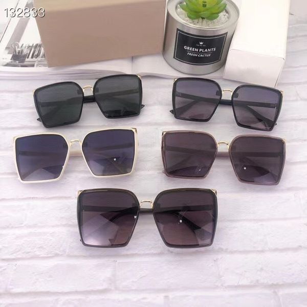 do high-quality men's and women's sunglasses street fashion casual glasses hd nylon film classic box design fine plate templeste t, White;black
do high-quality men's and women's sunglasses street fashion casual glasses hd nylon film classic box design fine plate templeste t, White;black