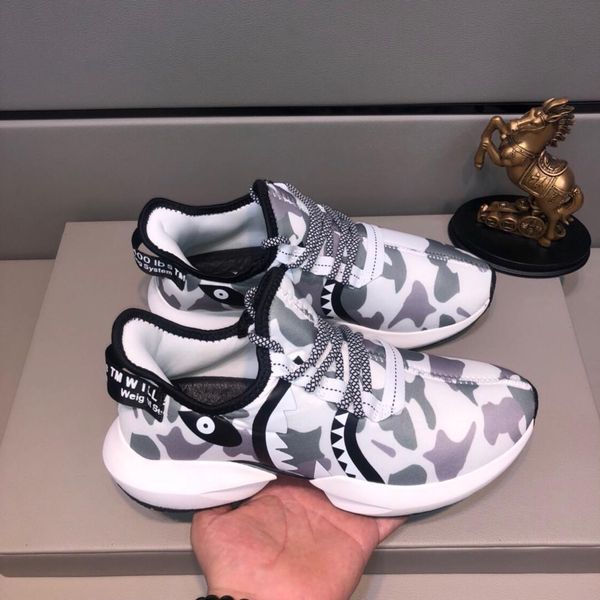 2020-2019u limited edition tide brand men's leather casual shoes, fashion wild sports shoes, original box packaging, size: 38-44
2020-2019u limited edition tide brand men's leather casual shoes, fashion wild sports shoes, original box packaging, size: 38-44