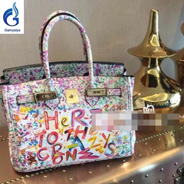 handmake 2020 new fashion graffiti letters art bags women hand drawing street fashion pop women genuine leather bags totes
handmake 2020 new fashion graffiti letters art bags women hand drawing street fashion pop women genuine leather bags totes