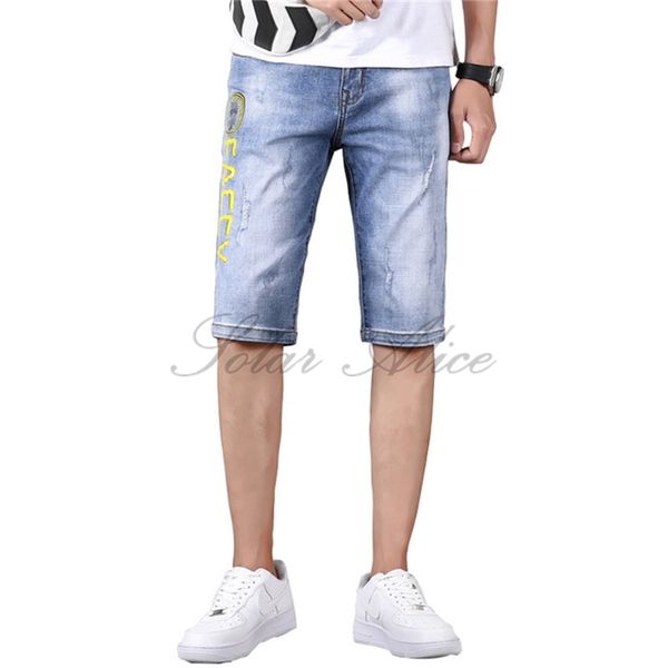 2020 men's summer new straight knee length jeans thin section letter embroidered mid-rise elastic shorts, Blue
2020 men's summer new straight knee length jeans thin section letter embroidered mid-rise elastic shorts, Blue