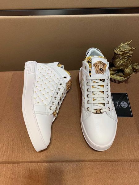 new2 luxury men's casual shoes fashion wild sports shoes high to help outdoor comfortable men's shoes original box packaging zapat, Black
new2 luxury men's casual shoes fashion wild sports shoes high to help outdoor comfortable men's shoes original box packaging zapat, Black