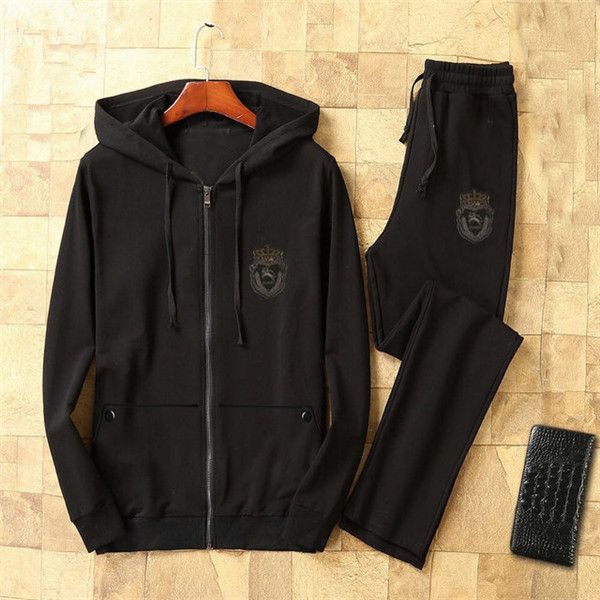 2020 selling sports casual fashion suit italian suit men's embroidery lapel sportswear. luxury designer men's jogger men's tr, Gray
2020 selling sports casual fashion suit italian suit men's embroidery lapel sportswear. luxury designer men's jogger men's tr, Gray