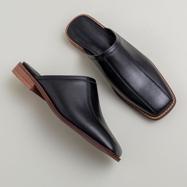 100% cow leather low heels casual shoes woman slippers square toe shoes woman mules slipper ladies, Black
100% cow leather low heels casual shoes woman slippers square toe shoes woman mules slipper ladies, Black