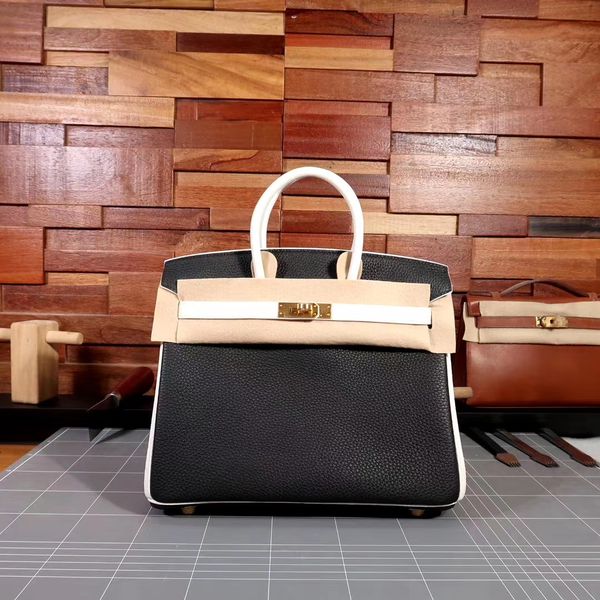 factory wholesale 2tones fully handmade brikin handbag,by order,original togo leather,size:25,30,35cm,can make half handmade too
factory wholesale 2tones fully handmade brikin handbag,by order,original togo leather,size:25,30,35cm,can make half handmade too