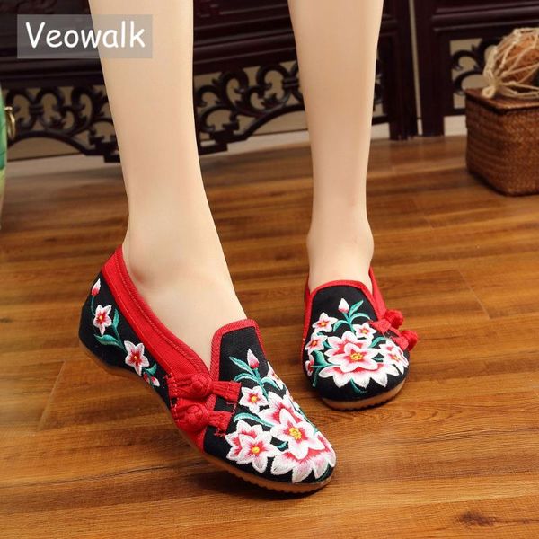 veowalk new handmade women flats slip on cotton casual shoes comfortable red flowers embroidery woman old beijing cotton shoes, Black
veowalk new handmade women flats slip on cotton casual shoes comfortable red flowers embroidery woman old beijing cotton shoes, Black
