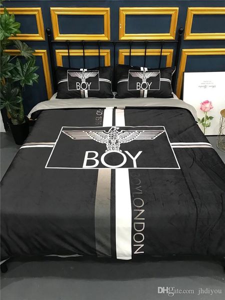 modern style beddingset fashion geometric and eagle patterns letter printed home bedding 4pcs winter cotton soft size bedding suit
modern style beddingset fashion geometric and eagle patterns letter printed home bedding 4pcs winter cotton soft size bedding suit