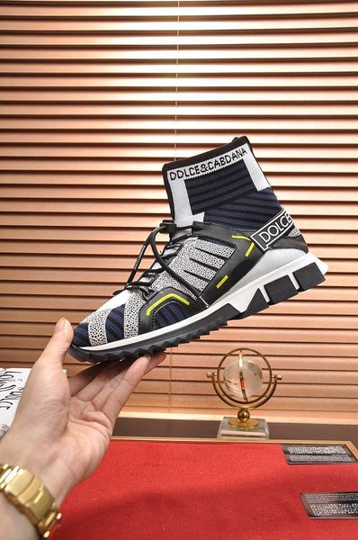 new4 luxury high men and women casual shoes fashion wild sports shoes outdoor breathable travel shoes original box packaging size 35-46, Black
new4 luxury high men and women casual shoes fashion wild sports shoes outdoor breathable travel shoes original box packaging size 35-46, Black