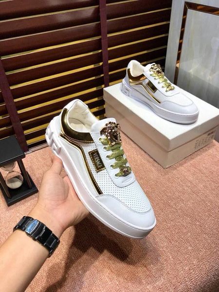 2020s luxury custom medusa printed embroidered low-lace-up tide shoes, high-quality casual wild sports shoes, size: 38-45, Black
2020s luxury custom medusa printed embroidered low-lace-up tide shoes, high-quality casual wild sports shoes, size: 38-45, Black