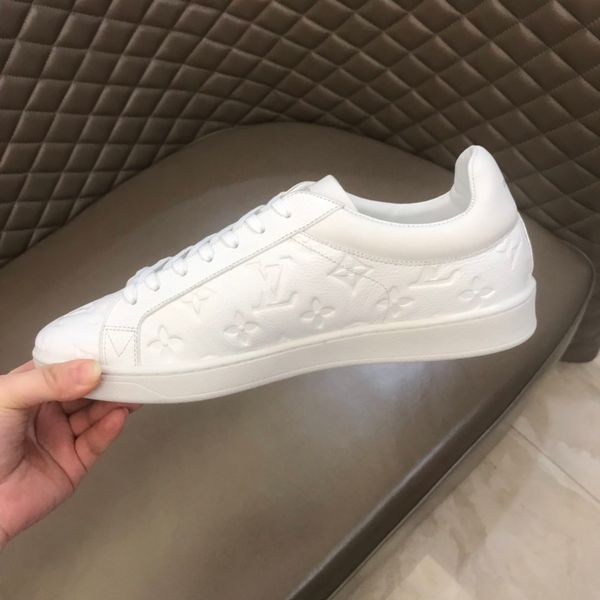 new19 casual men's shoes fashion all-match sports shoes outdoor breathable comfortable running shoes original box packaging, Black
new19 casual men's shoes fashion all-match sports shoes outdoor breathable comfortable running shoes original box packaging, Black