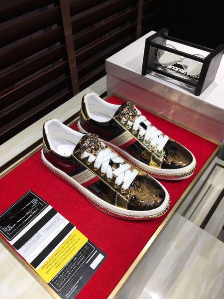 2020-2019 custom limited edition tide brand leather men's casual sports shoes, fashion wild shoes, original packaging shoe box, size: 3
2020-2019 custom limited edition tide brand leather men's casual sports shoes, fashion wild shoes, original packaging shoe box, size: 3