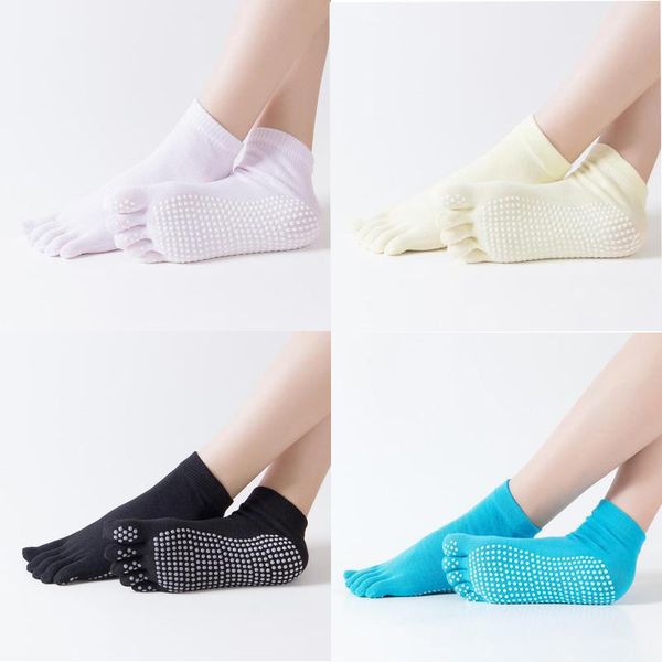 women sports yoga socks anti-slip five fingers silicone non-slip 5 toe socks ballet gym fitness sports cotton socks, White;red
women sports yoga socks anti-slip five fingers silicone non-slip 5 toe socks ballet gym fitness sports cotton socks, White;red