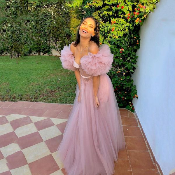 2021 ruffles off the shoulder long prom dresses sheer bodice formal woman evening dress robe de soiree, Black
2021 ruffles off the shoulder long prom dresses sheer bodice formal woman evening dress robe de soiree, Black