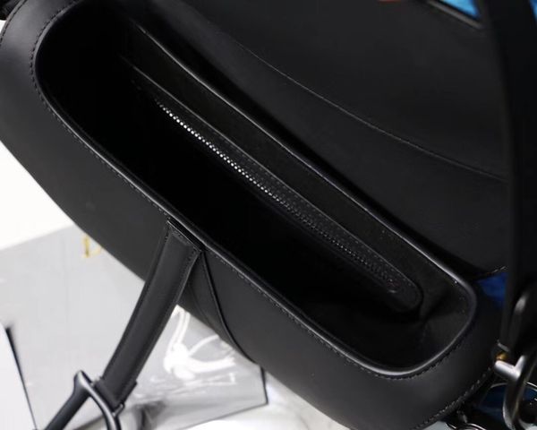 the new lady's shopping bag 8a high-end custom quality handbag fashion style business casual style metal accessories
the new lady's shopping bag 8a high-end custom quality handbag fashion style business casual style metal accessories