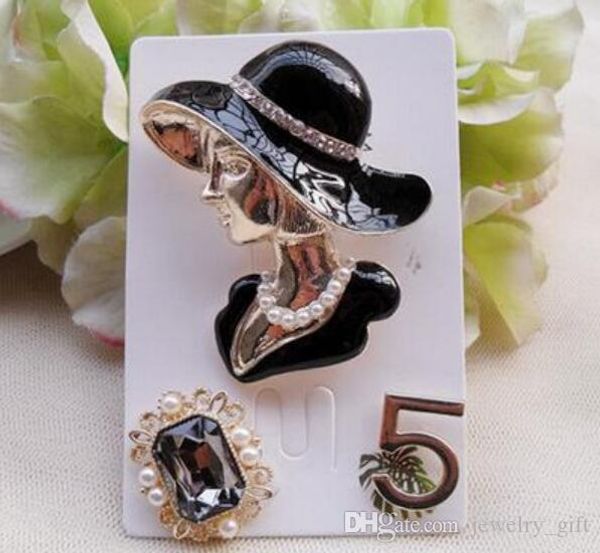 new shelves korean retro letters pearl black and white camellia combination pin brooch brooch atmosphere ladies accessories, Gray
new shelves korean retro letters pearl black and white camellia combination pin brooch brooch atmosphere ladies accessories, Gray