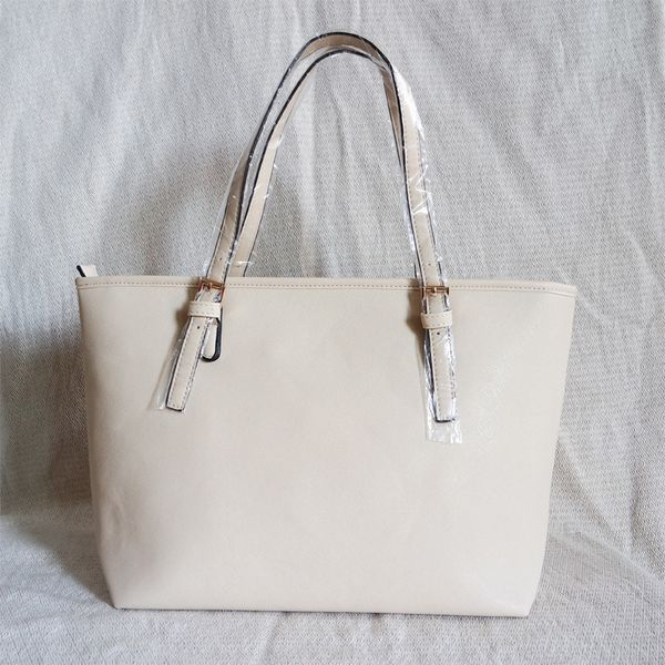 2020 handbags purse lady bag purses tote bags women handbag shoulder fashion bag with the metalm luxurys designers bags
2020 handbags purse lady bag purses tote bags women handbag shoulder fashion bag with the metalm luxurys designers bags