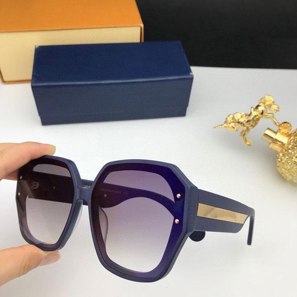 2020 new fashion women sunglasses 1085 frame shiny crystal square big frame lady uv400 lens with case, White;black
2020 new fashion women sunglasses 1085 frame shiny crystal square big frame lady uv400 lens with case, White;black