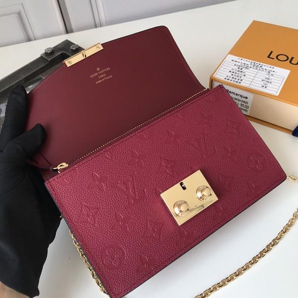 new fashion design womens bag retro women chain shoulder bag luxury designer sac d 'épaule messenger bag small flap zipper crossbody b
new fashion design womens bag retro women chain shoulder bag luxury designer sac d 'épaule messenger bag small flap zipper crossbody b