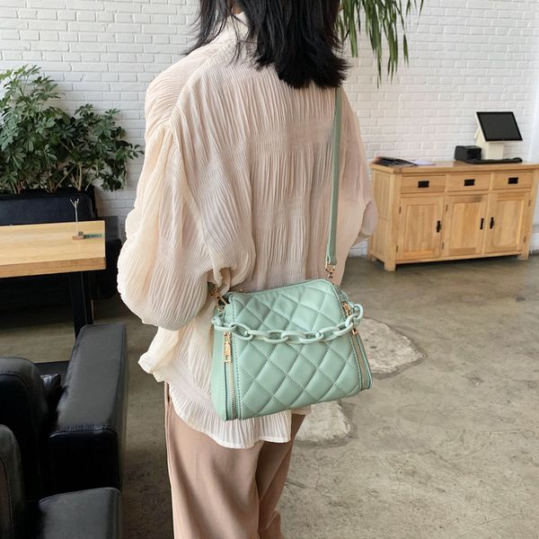 2020 new shoulder bag women's casual fashion korean version of the small fragrance wind crossbody chain bucket bag
2020 new shoulder bag women's casual fashion korean version of the small fragrance wind crossbody chain bucket bag