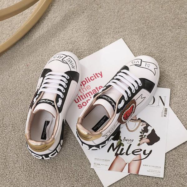 2020q new embroidered leather casual shoes outdoor men's and women's sports shoes fashion trend graffiti wild couple shoes, size 3, Black
2020q new embroidered leather casual shoes outdoor men's and women's sports shoes fashion trend graffiti wild couple shoes, size 3, Black