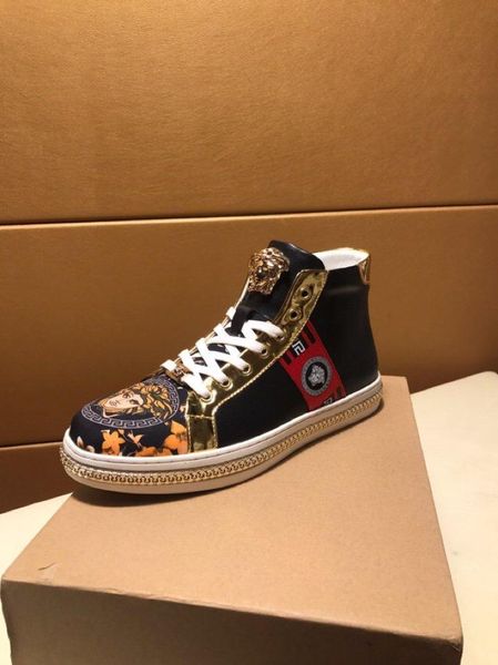 2020u autumn and winter high-end men's high-casual shoes, fashion trend outdoor sports shoes, original box packaging, size: 38-45
2020u autumn and winter high-end men's high-casual shoes, fashion trend outdoor sports shoes, original box packaging, size: 38-45