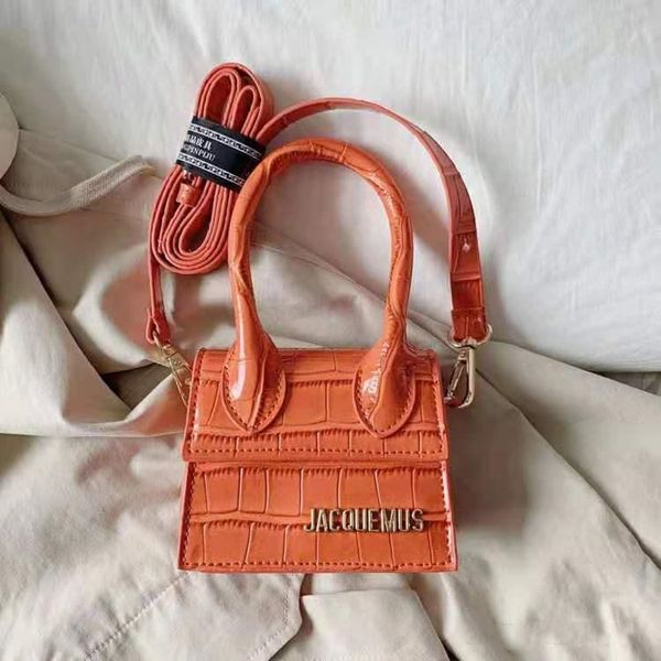 2020 new fashion catwalk crocodile pattern female bag ladies leather bag fashion mini one shoulder small square bag wallet
2020 new fashion catwalk crocodile pattern female bag ladies leather bag fashion mini one shoulder small square bag wallet