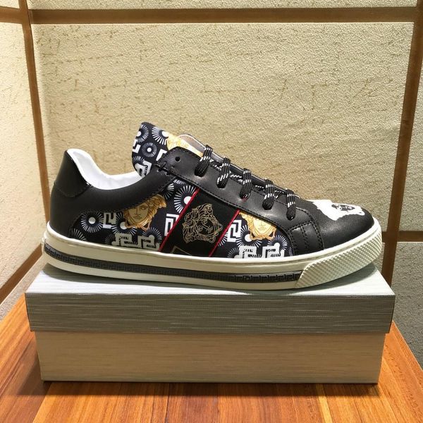 2019i new luxury men's low-casual shoes, high-end fashion wild outdoor sports shoes, original box packaging, size: 38-45
2019i new luxury men's low-casual shoes, high-end fashion wild outdoor sports shoes, original box packaging, size: 38-45