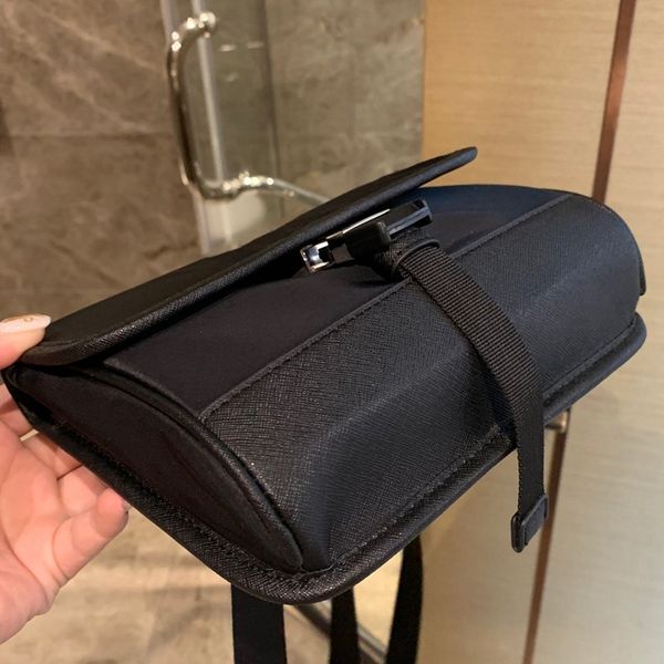 luxury designer ladies hand bags 1913 canvas card holder duffle mini tote messenger crossbody purses key case disco shoulder purses 191043
luxury designer ladies hand bags 1913 canvas card holder duffle mini tote messenger crossbody purses key case disco shoulder purses 191043