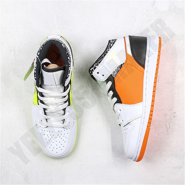2020 two-tone basketball shoes mid 1 1s se gs green orange white black pale vanilla starfish athletic sneakers 554725 870
2020 two-tone basketball shoes mid 1 1s se gs green orange white black pale vanilla starfish athletic sneakers 554725 870