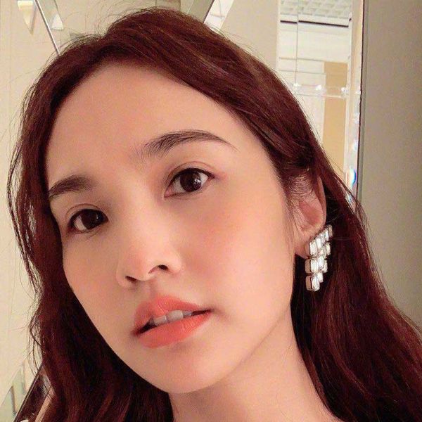 temperament triangle geometric super flash glass diamond earrings fashionable women's party full diamond earrings, Golden
temperament triangle geometric super flash glass diamond earrings fashionable women's party full diamond earrings, Golden