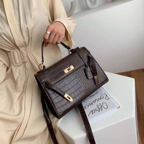 women's new style shoulder fashion crocodile hand shoulder small square bag pu texture women's oblique small square bag
women's new style shoulder fashion crocodile hand shoulder small square bag pu texture women's oblique small square bag
