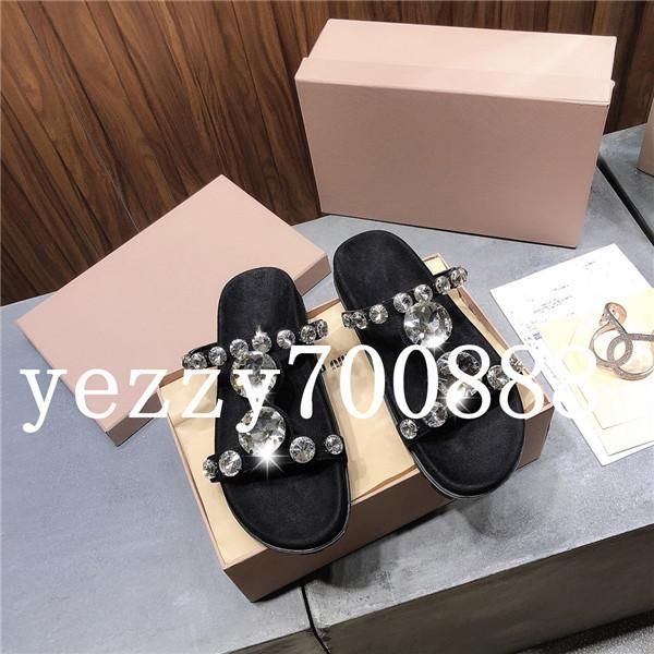 summer 2020 new high-quality luxury ladies slippers, inlaid with crystal diamonds, wide bottom and thick heel 3 cm fashion casual wild fdzhl, Black;red
summer 2020 new high-quality luxury ladies slippers, inlaid with crystal diamonds, wide bottom and thick heel 3 cm fashion casual wild fdzhl, Black;red