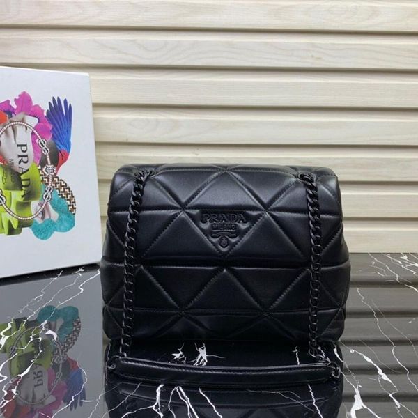 2020a designer ladies luxury shoulder bags handmade luxury shoulder bags made of materials for fast delivery within 10 days, Red;black
2020a designer ladies luxury shoulder bags handmade luxury shoulder bags made of materials for fast delivery within 10 days, Red;black