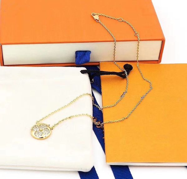 collier de bijoux de créateurs de luxe designer necklace designer jewellery stainless steel jewelry iced out pendant flower necklace, Silver
collier de bijoux de créateurs de luxe designer necklace designer jewellery stainless steel jewelry iced out pendant flower necklace, Silver