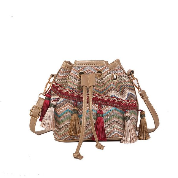 женщины кисточкой boho сумки на ремне сумки пляж joker crossbody сумки для женщин мода drawstring пельмени сумка bolsos
женщины кисточкой boho сумки на ремне сумки пляж joker crossbody сумки для женщин мода drawstring пельмени сумка bolsos